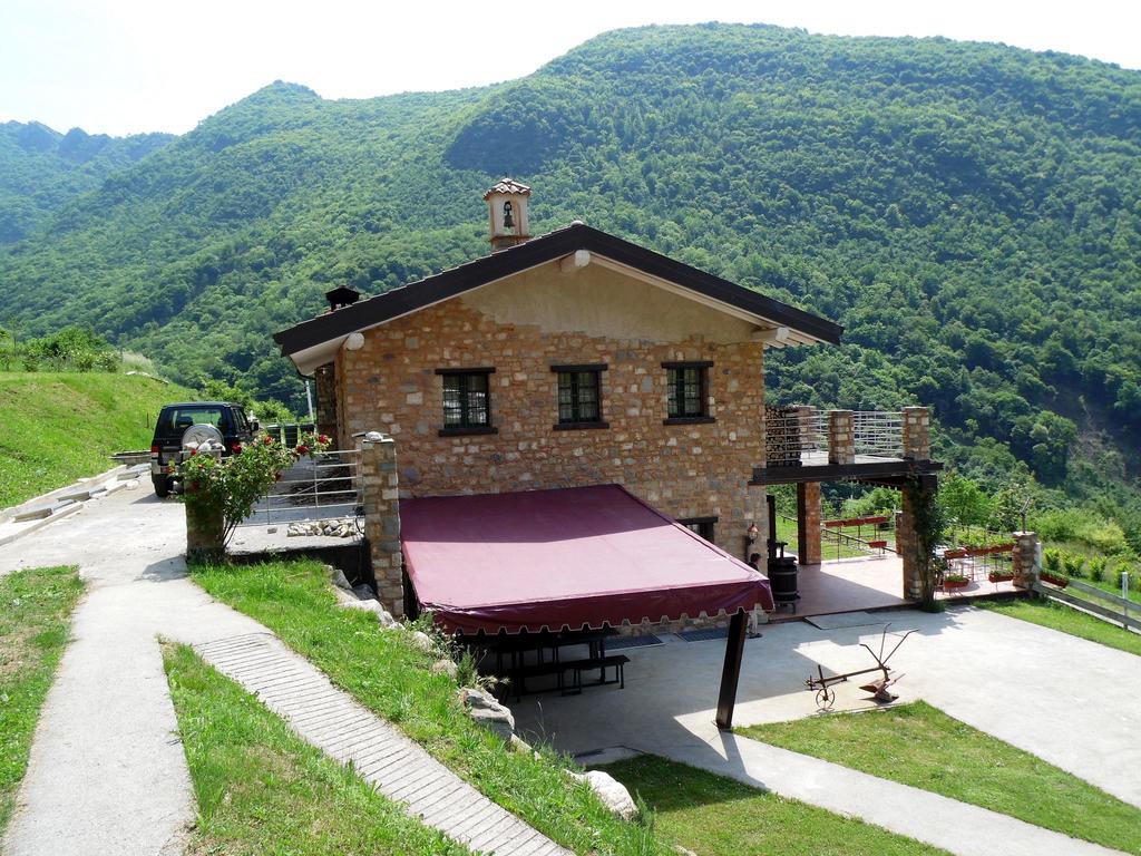 Beautiful Chalet With Swimming Pool In Lombardy Villa Marone Exterior foto