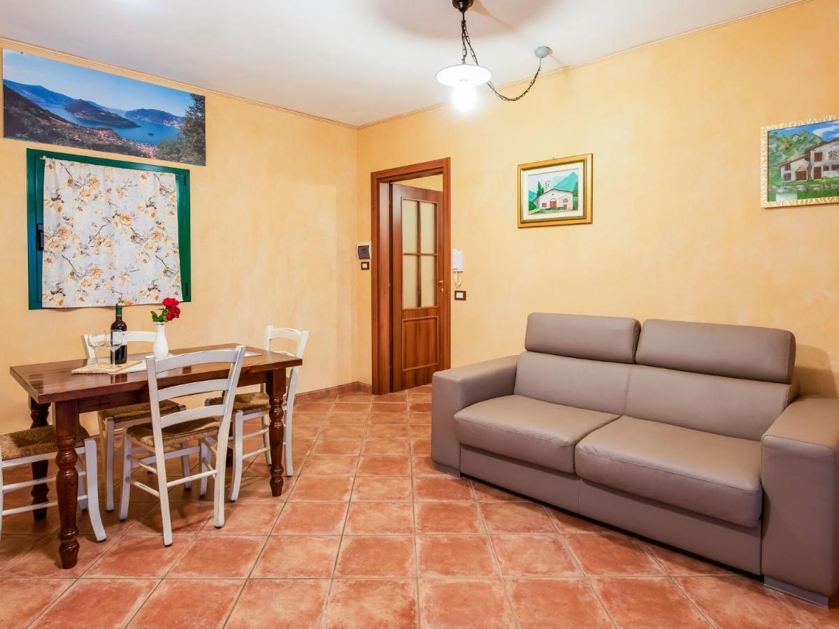 Beautiful Chalet With Swimming Pool In Lombardy Villa Marone Exterior foto